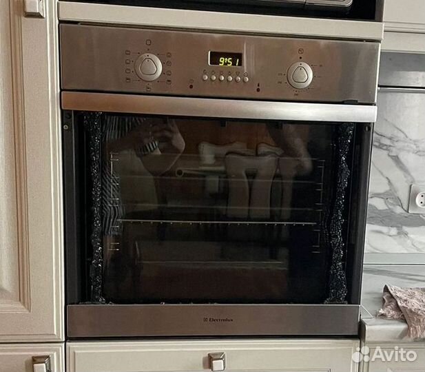 Внешнее стекло печи Electrolux EOB5647X с вырезом