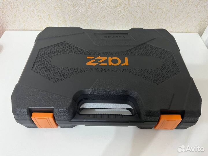 Набор инструментов для автомобиля новый