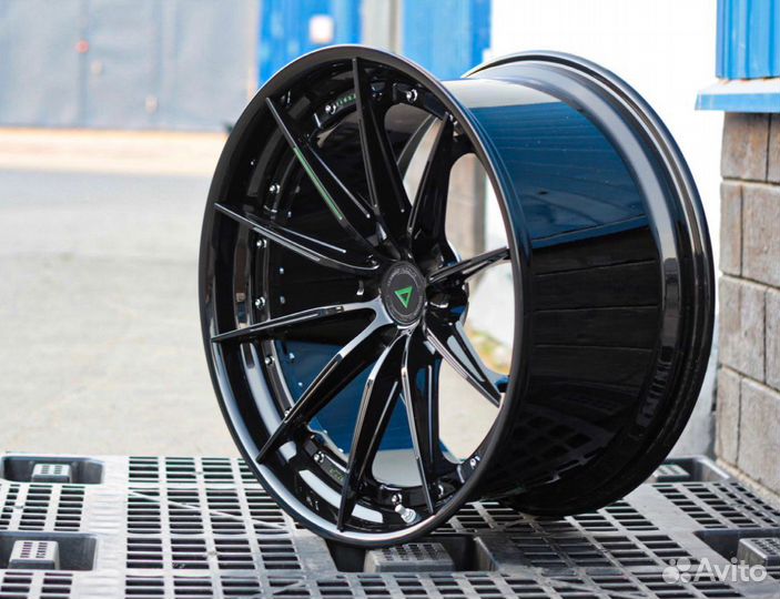 Диски кованые двусоставные R20 для BMW M5 / M8