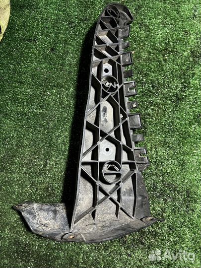 Направляющая заднего бампера правая Audi A6 C5