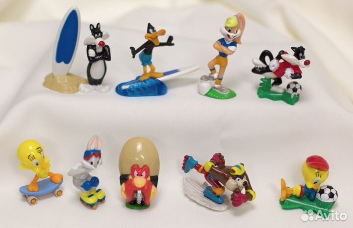 Игрушки из киндера серия Looney Tunes Active