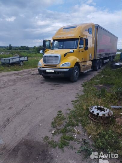 Freightliner Columbia с полуприцепом, 2004