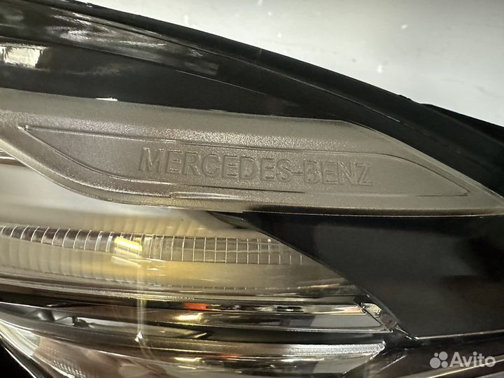 Левая фара на Mercedes-Benz GLE W166