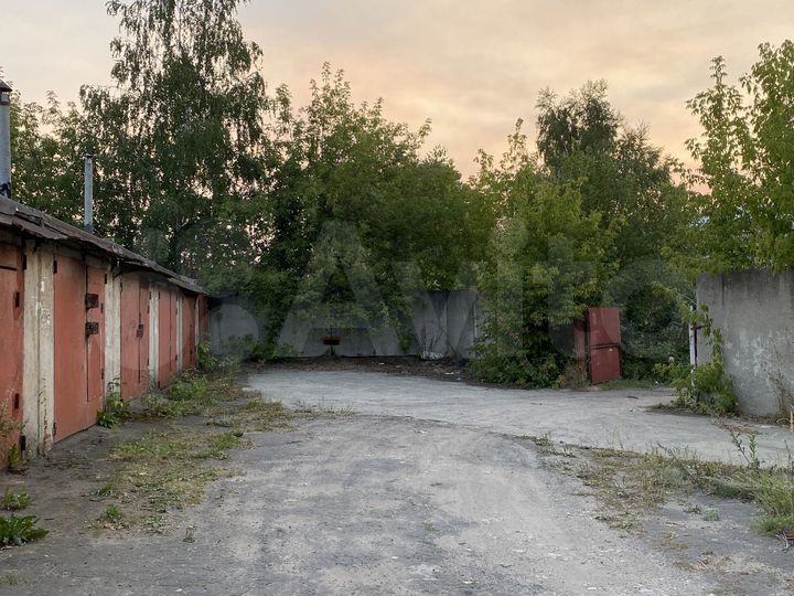 Гараж, > 30 м²