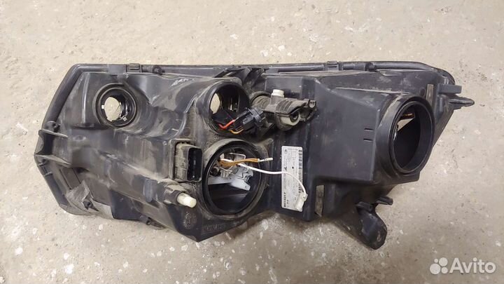 Фары на Renault Logan 2