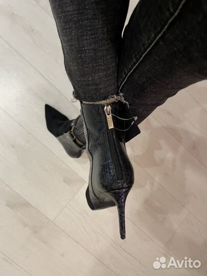 Ботильоны Guess. Оригинал