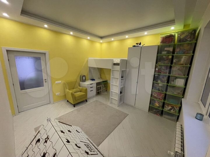 Дом 340 м² на участке 10,5 сот.