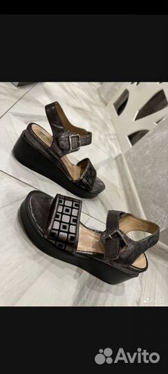 Босоножки на платформе