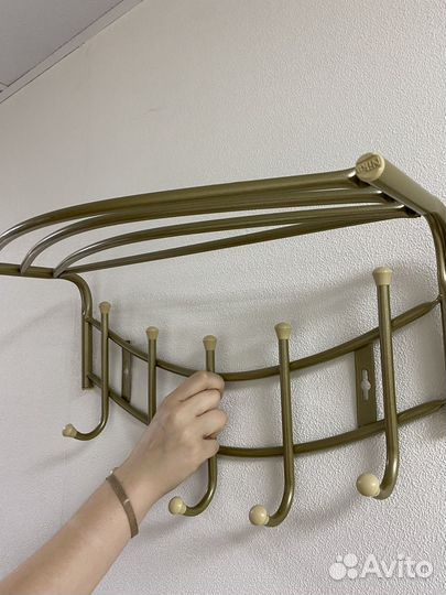 Вешалка настенная металлическая