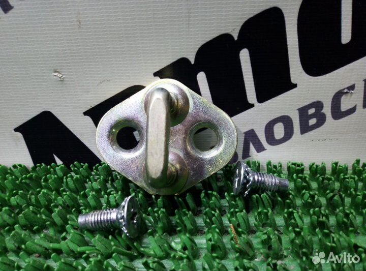 Петля замка крышки багажника Toyota Corolla Spacio