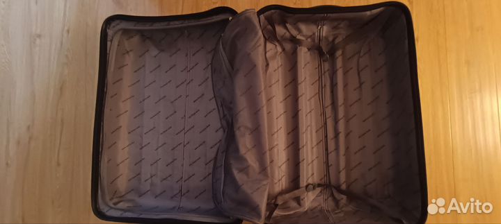 Чемодан 65см