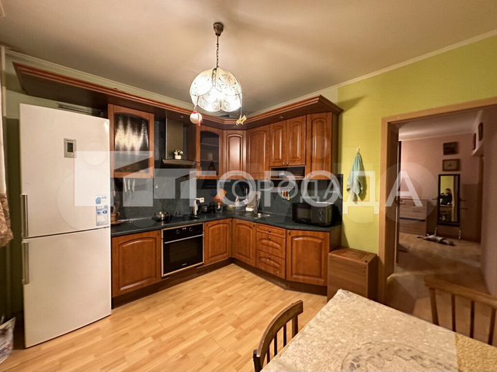 2-к. квартира, 57 м², 9/14 эт.