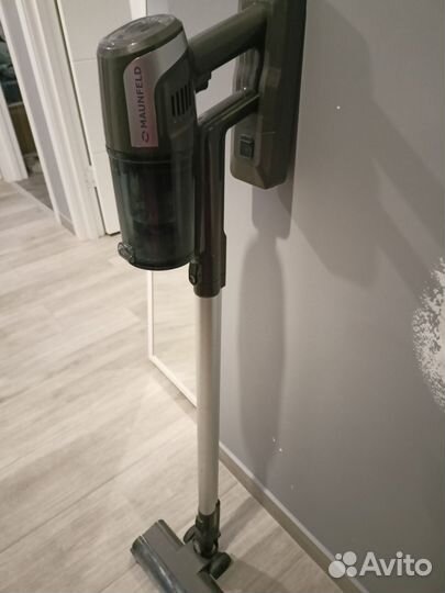 Вертикальный беспроводной пылесос maunfeld