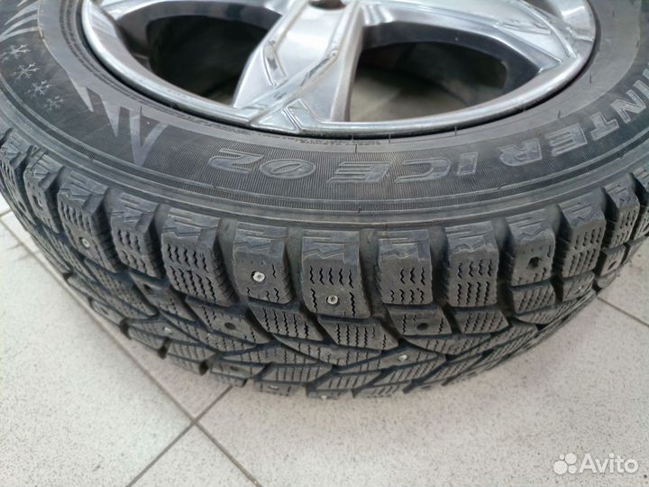 Dunlop SP Winter Ice 02 185/65 R15