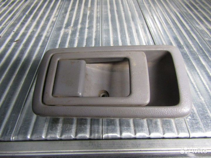 Ручка открывания багажника Yaris Verso 1999-2005