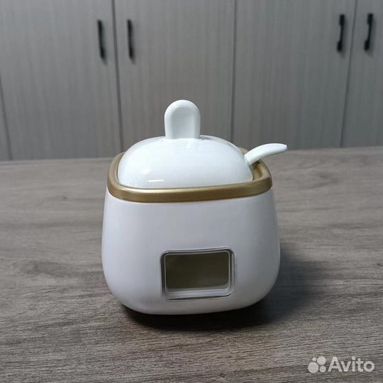 Емкость для сыпучих продуктов