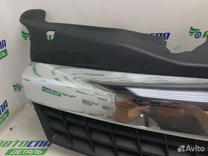 Решетка радиатора передняя Opel Astra H купе