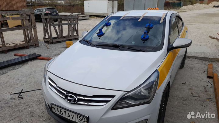 Лобовое стекло Hyundai Solaris (Хендай Солярис)