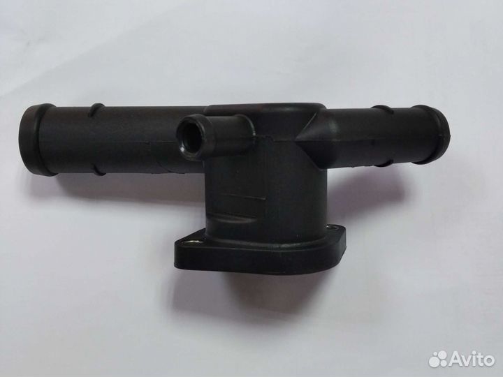 Фланец системы охлаждения Шкода Октавия