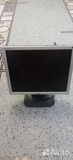 Монитор LG flatron l1718s