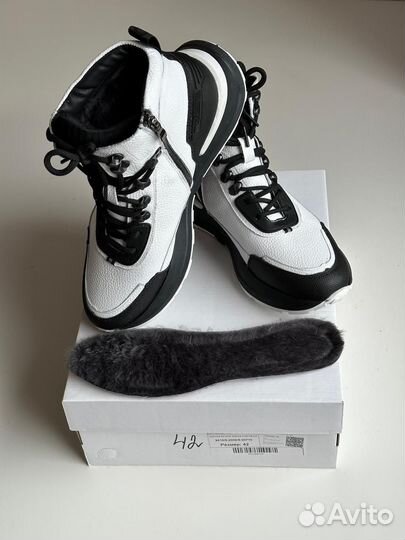 Кроссовки белые зима