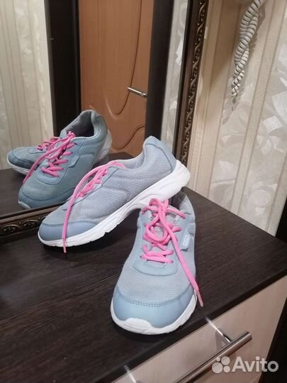 Кроссовки для подростка размер 35
