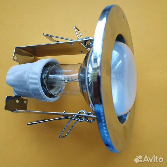 Светильник потолочный встраиваемый