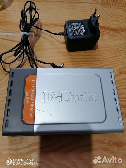 Коммутатор D-Link. Модель DES-1008D