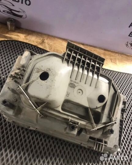 Фара правая Mersedes Benz E-Class W124 1992