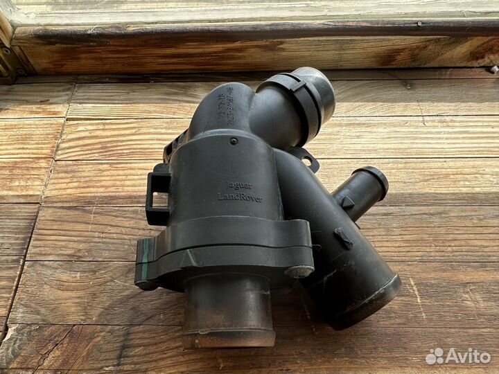 Термостат Jaguar xf aj812976