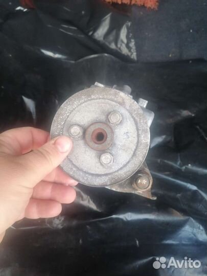 Насос гидроуселителя на ниву