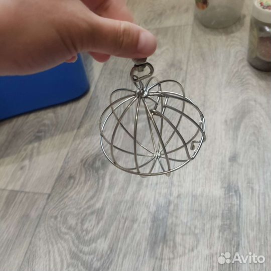 Кормушка-шар для сена