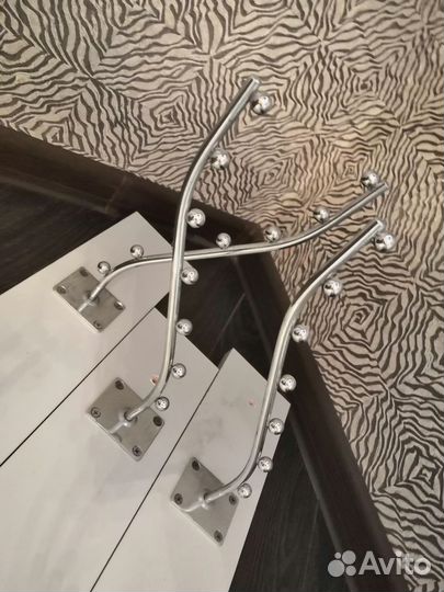 Крючки для одежды