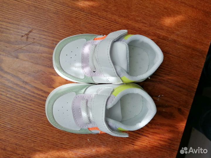 Кроссовки детские