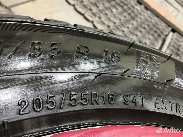 Michelin X-Ice North 4 205/55 R16