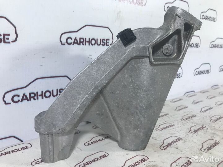 Кронштейн двигателя Audi Q5 2.0 CDN