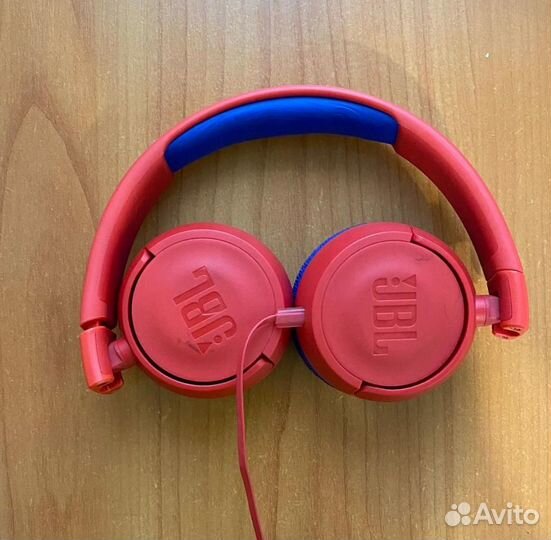 Проводныенаушники jbl