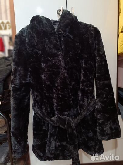 Шуба мутоновая с капюшоном 46