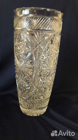 Большая хрустальная ваза для цветов