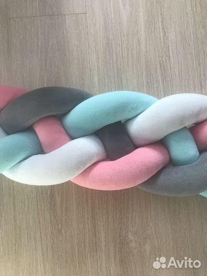 Бортик косичка в кроватку