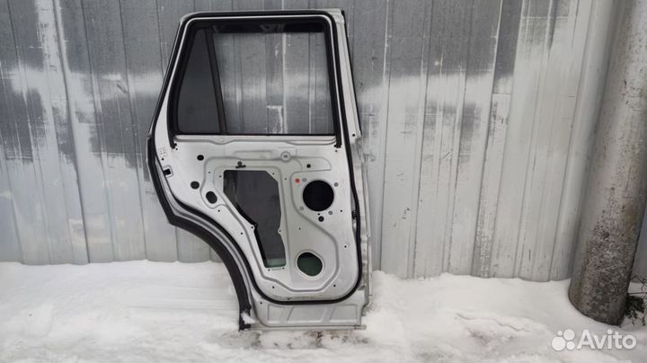 Дверь задняя левая