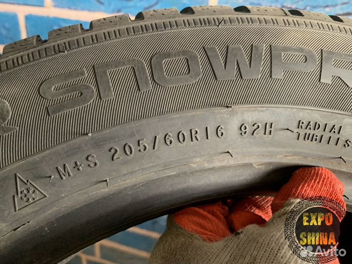 Nokian Tyres WR Snowproof 205/60 R16 92H