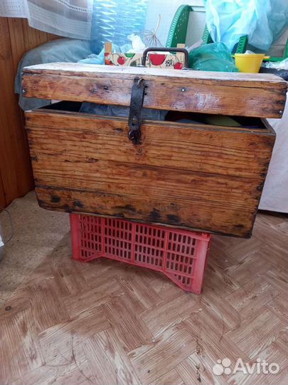 Сундук старинный деревянный