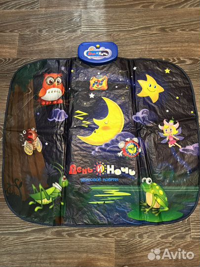 Звуковой коврик,кегли и мяч