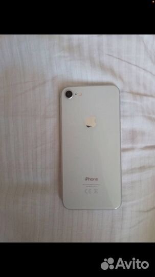 Телефон iPhone 8