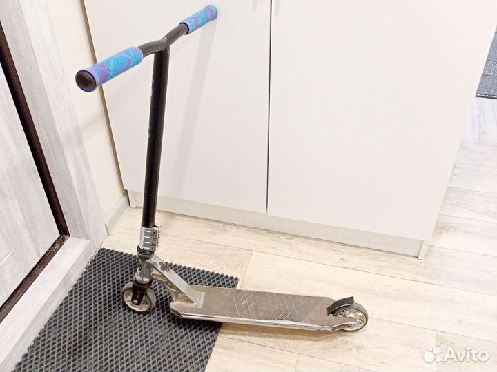 Трюковой самокат novatrack