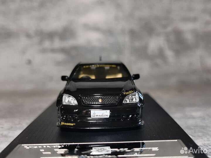 Toyota Crown Athlete s180 lbwk модель 1:64