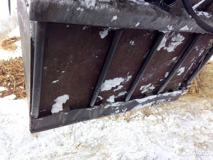 Ковш на вилы тракторные(на кун)
