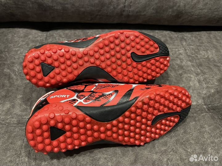 Детские бутсы футбольные сороконожки