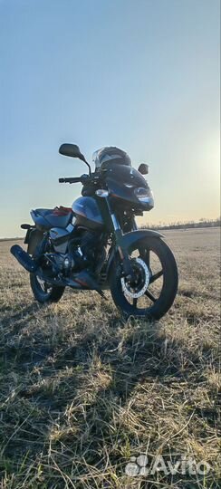 Мотоцикл Bajaj pulsar 180